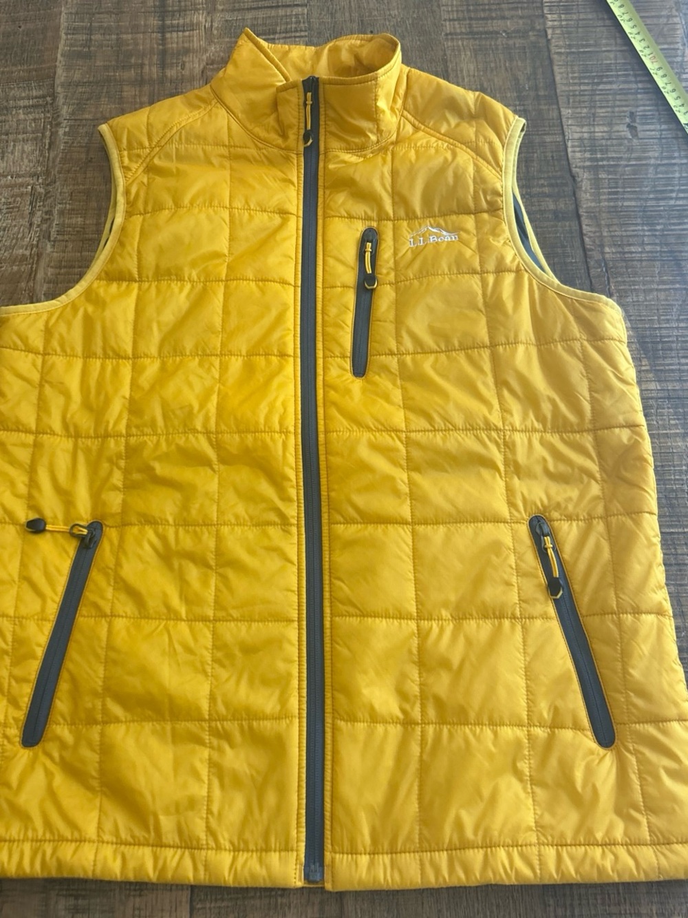 L.L. Bean mens Yellow Quilted Puffer Vest
